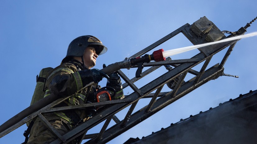 РИА Новости: у загоревшегося в Подмосковье склада OZON рухнула часть крыши