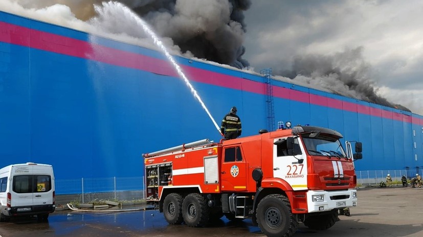 Два вертолёта Ка-32 направлены на тушение пожара на складе OZON в подмосковной Истре