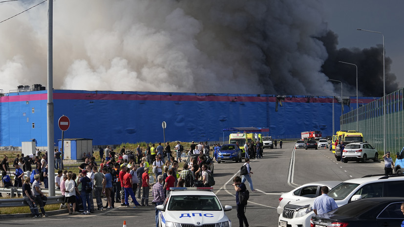 В OZON заявили о штатном срабатывании систем пожаротушения на горящем в Подмосковье складе