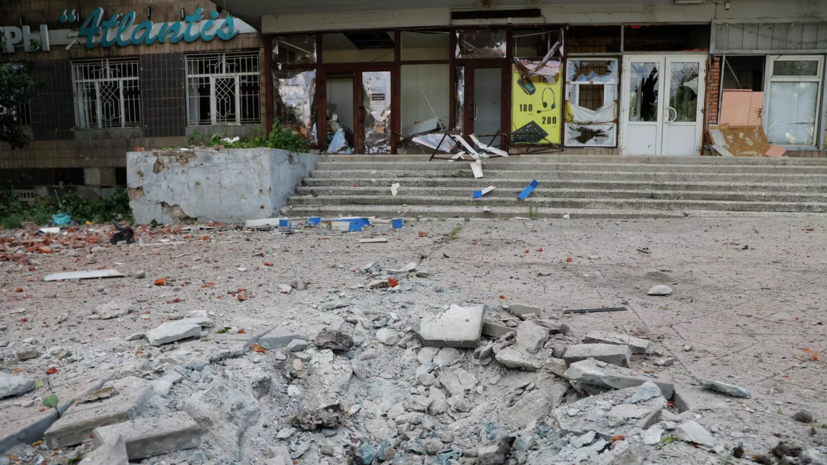 В МЧС заявили, что четыре человека пострадали при обстреле ВСУ больницы в Донецке