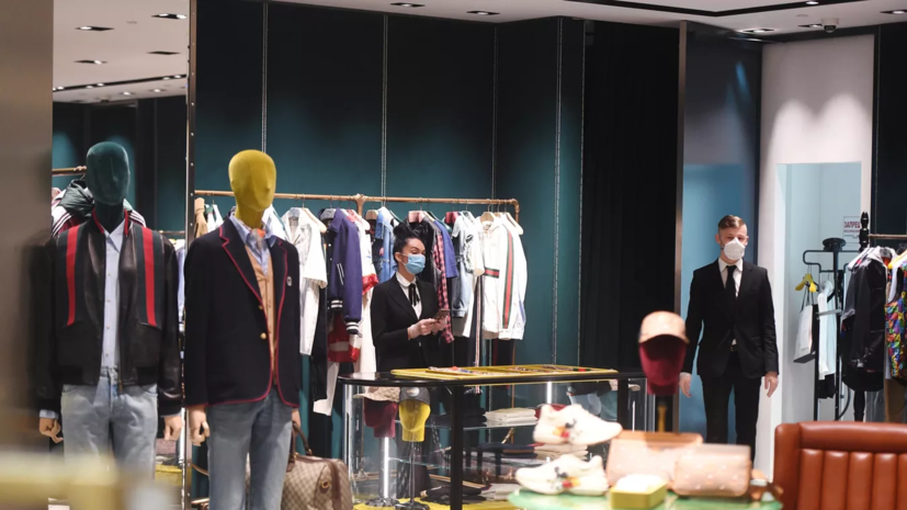 Опрос: 82% россиян готовы к покупке новых вещей осенью