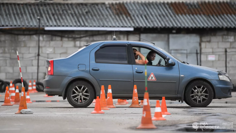 В России предложили ужесточить требования к подготовке водителей в автошколах