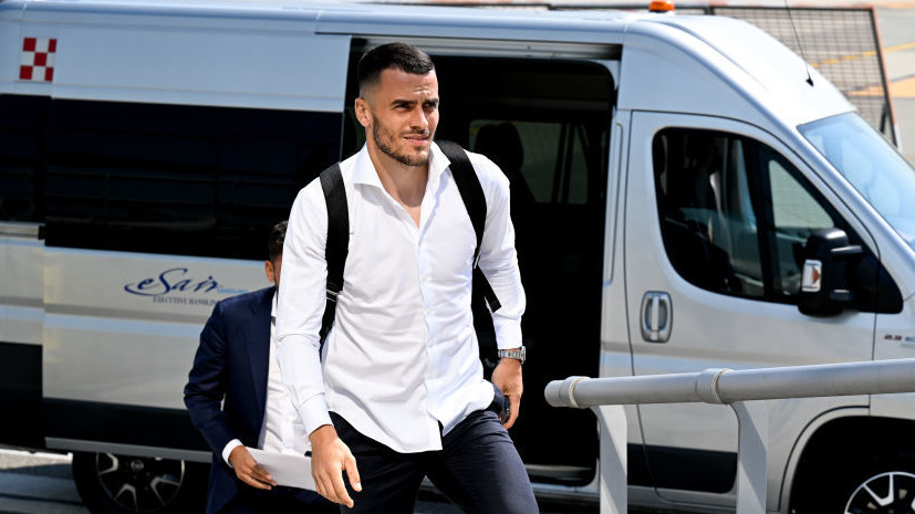 «Ювентус» объявил о переходе футболиста «Айнтрахта» Костича