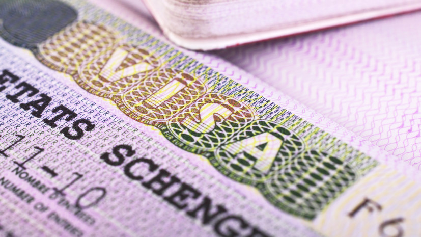 AFP: Чехия инициирует дискуссию в ЕС о запрете выдачи шенгенских виз россиянам