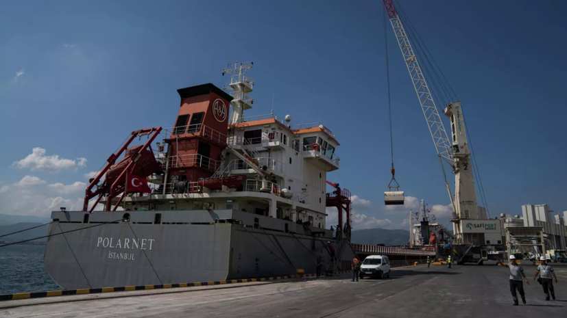 СКЦ в Стамбуле: два судна из 36 отклонились от маршрута по безопасному коридору