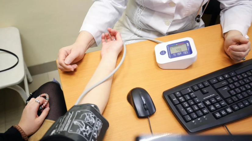 Терапевт Романенко порекомендовала не пить алкоголь при повышенном давлении