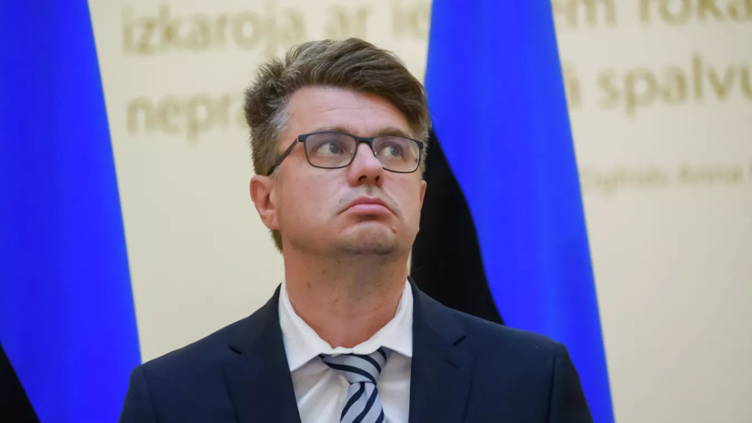 Глава МИД Эстонии заявил о праве блокировать въезд россиян с визами третьих стран