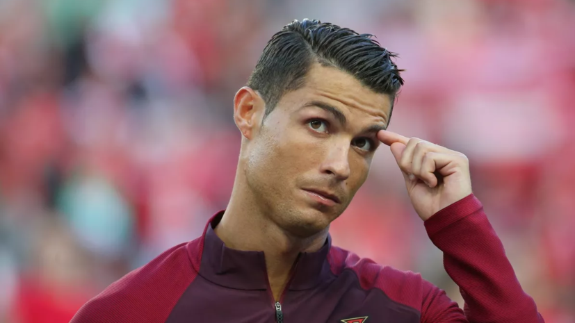 Роналду получил условное предупреждение от полиции за разбитый телефон фаната с аутизмом