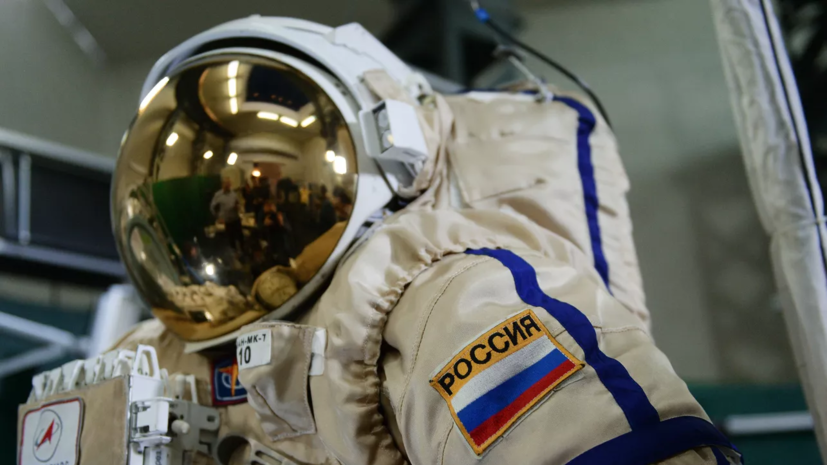 Принято решение завершить выход в открытый космос Матвеева и Артемьева