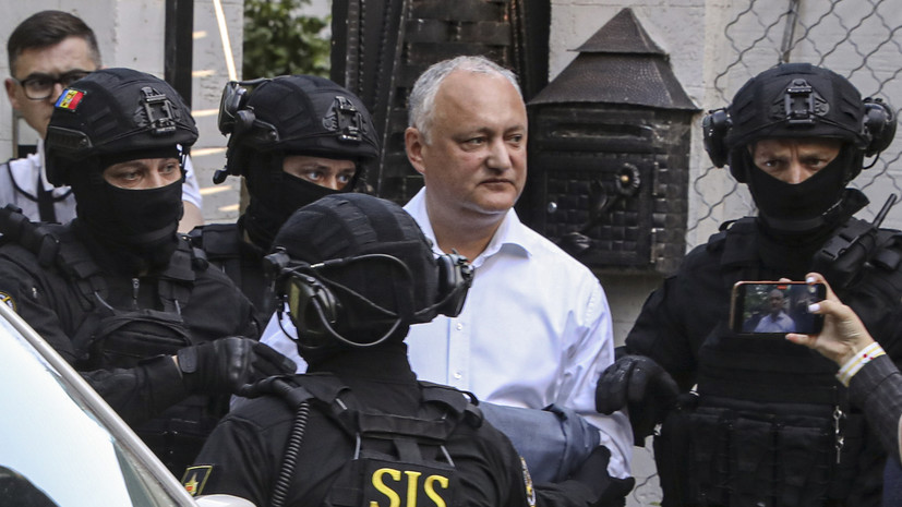 Суд в Молдавии продлил домашний арест бывшему президенту страны Додону до 21 сентября