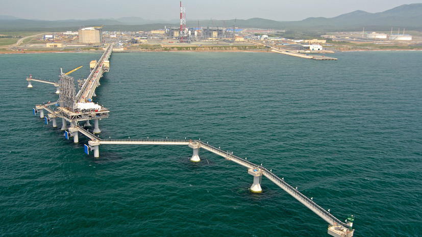 Bloomberg: Россия потребовала оплачивать СПГ с проекта «Сахалин-2» через Газпромбанк