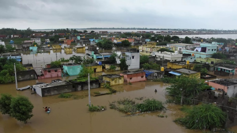 В Индии в результате оползней и наводнений погибли по меньшей мере 22 человека