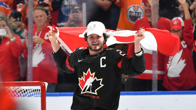 Капитан сборной Канады смахнул шайбу из пустых ворот в овертайме финала МЧМ-2022