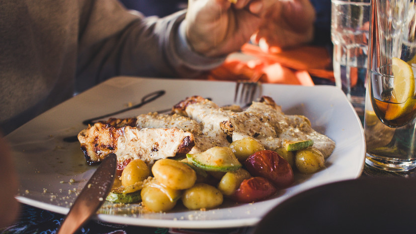 Диетолог Дианова назвала проблемы с щитовидкой одной из причин отсутствия аппетита