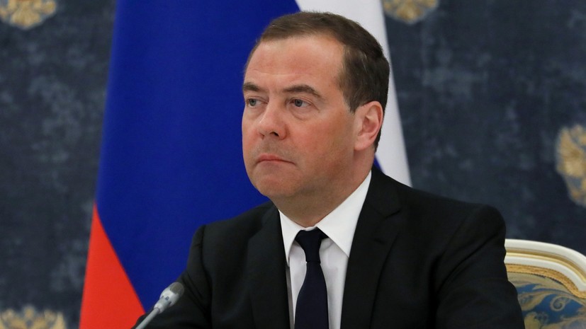 Медведев рассказал о подготовке законопроекта об условиях пребывания иностранцев в России