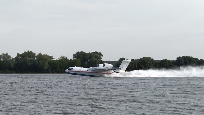 Более 320 тонн воды сбросила авиация Росгвардии в ходе тушения пожаров в Рязанской области
