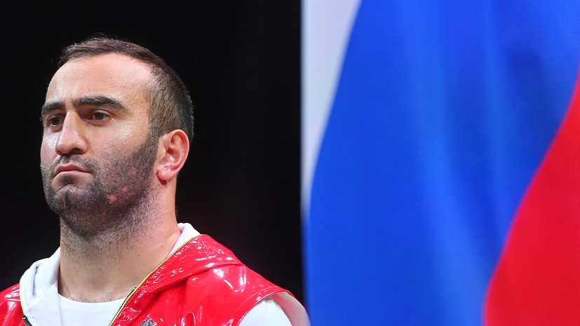 В режиме спарринга: Гассиев в первом раунде нокаутировал Уэлча и одержал третью победу в тяжёлом весе