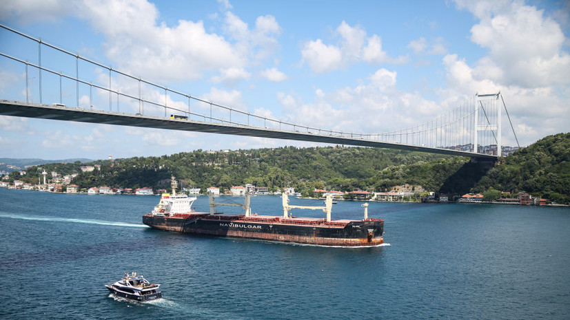 Турция с октября повысит в пять раз стоимость прохода судов через Босфор и Дарданеллы