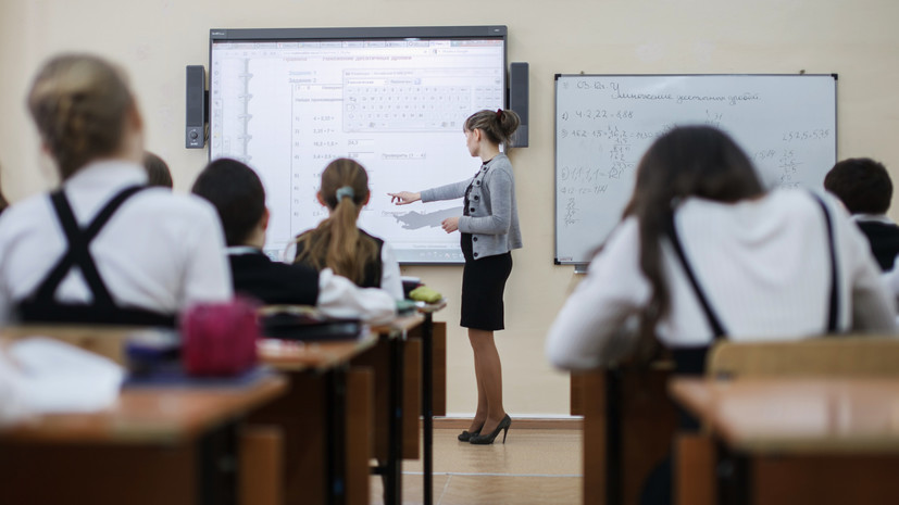 «В соответствии с новыми санитарными правилами»: в школах России запретили использование телефонов на уроках