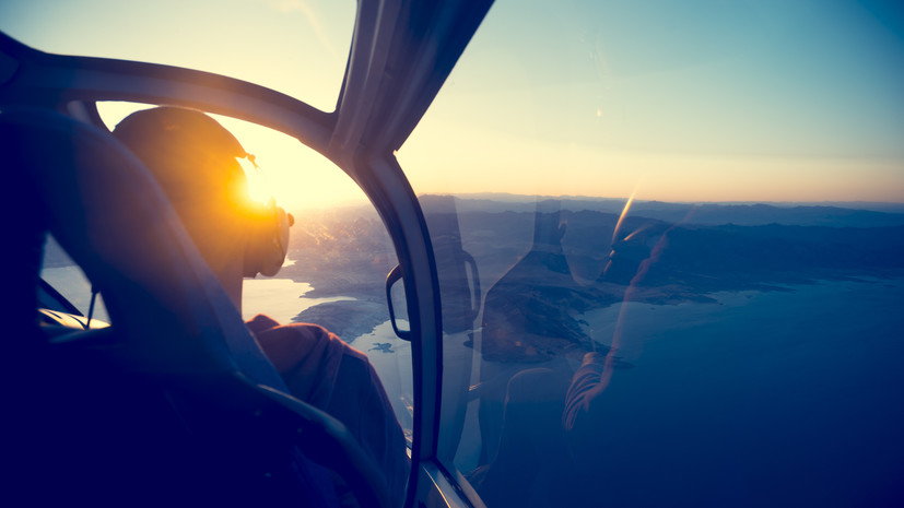 Один человек пострадал при падении легкомоторного самолёта у главной мечети в Абу-Даби