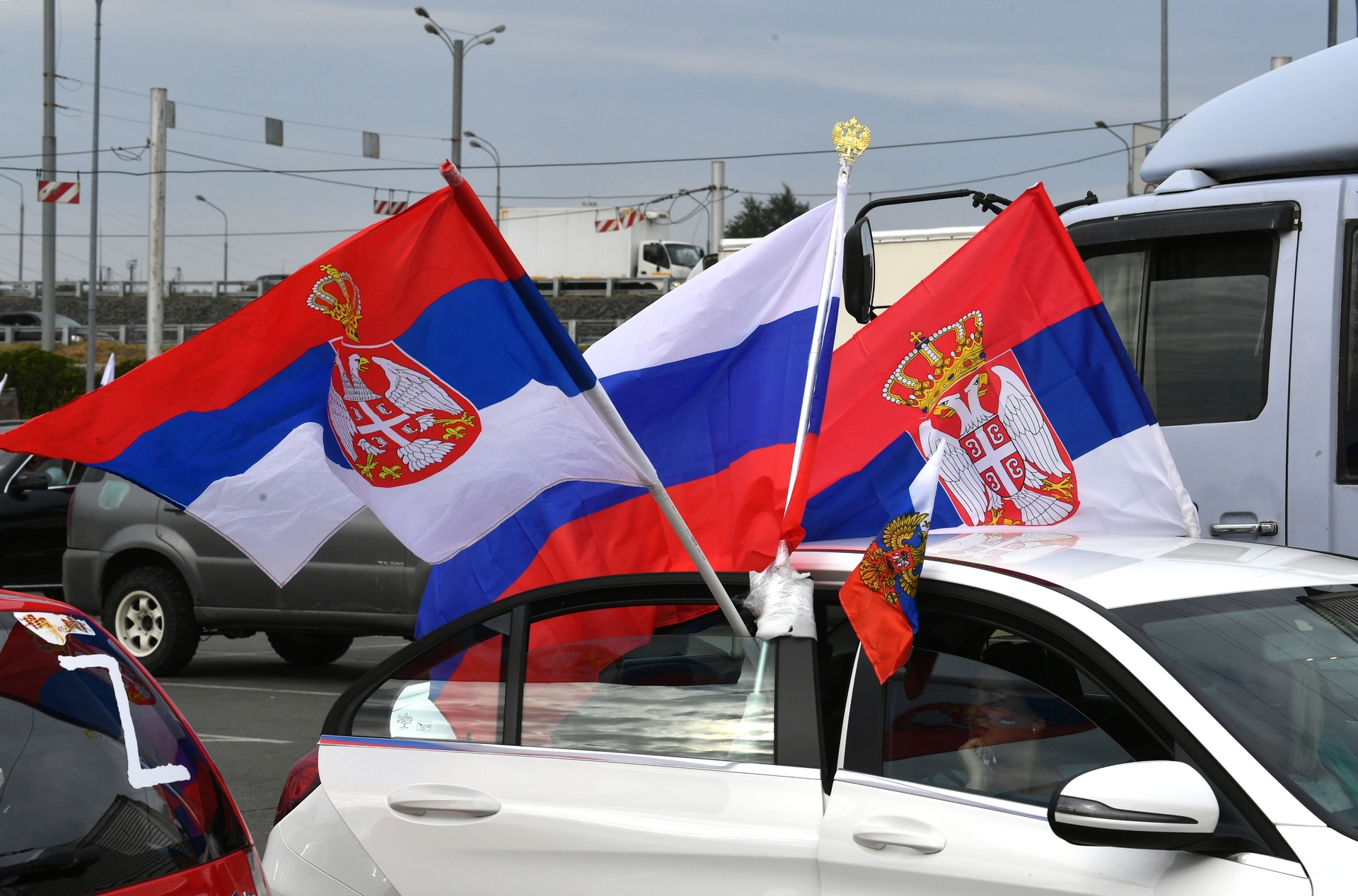 В Белграде прошел автопробег в поддержку России