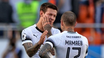 Российские футболисты Фёдор Смолов и Павел Мамаев