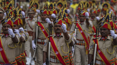 Индийские военные на параде в честь 75-летия независимости страны