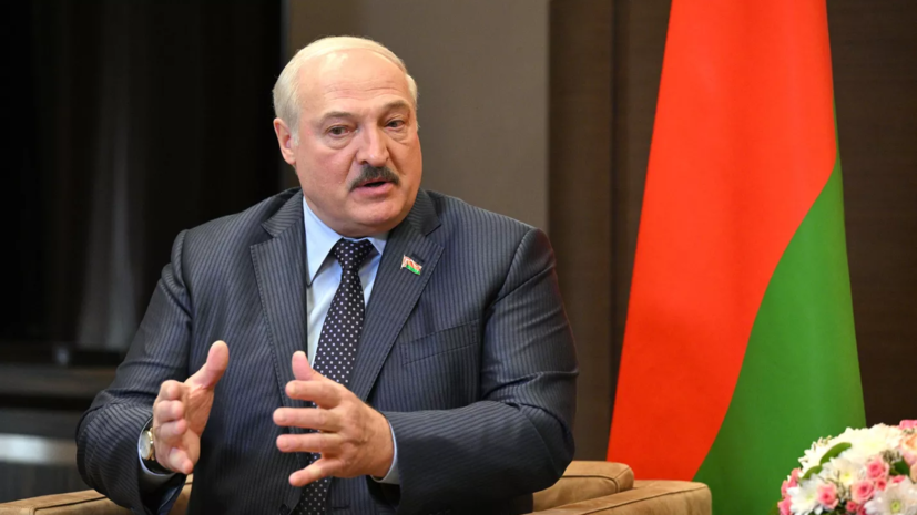 Лукашенко презентовал первый произведённый в Белоруссии ноутбук