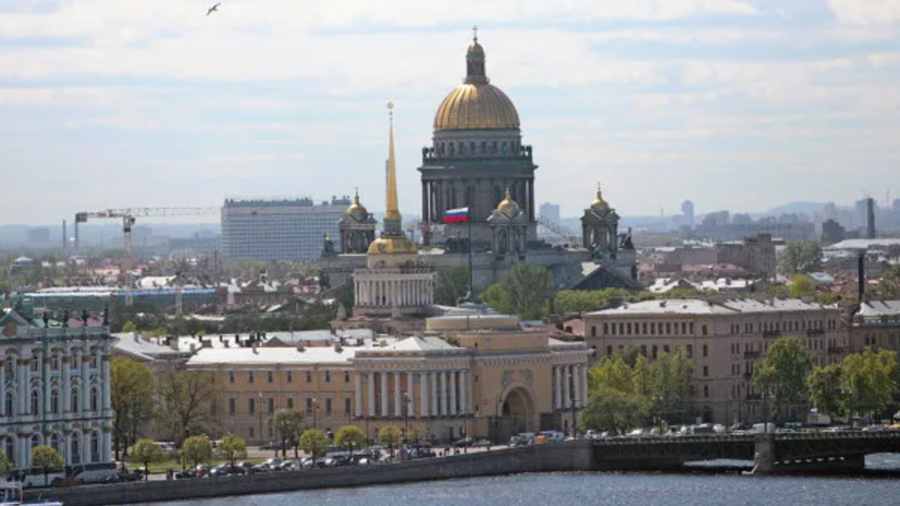 Петербург посетили более 5,5 миллиона туристов за восемь месяцев 2022 года