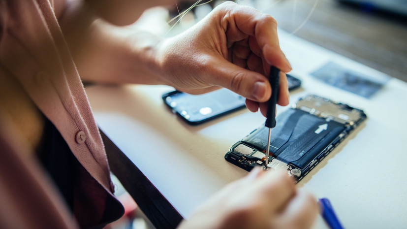 Эксперт Завалишин дал советы по выбору компании для ремонта смартфона