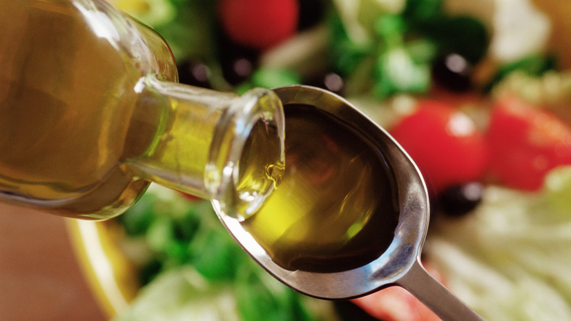 Диетолог Гинзбург напомнил, что оливковое масло не способствует развитию заболеваний сердца