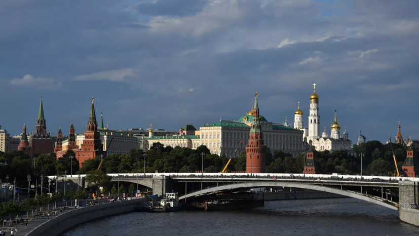 В Кремле объяснили митинги в ЕС падением уровня жизни европейцев