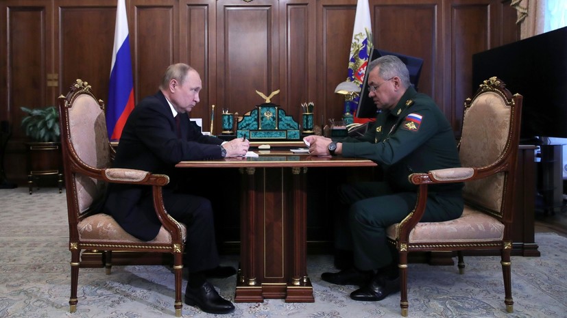 Путин проводит совещание с Шойгу и Герасимовым в закрытом режиме