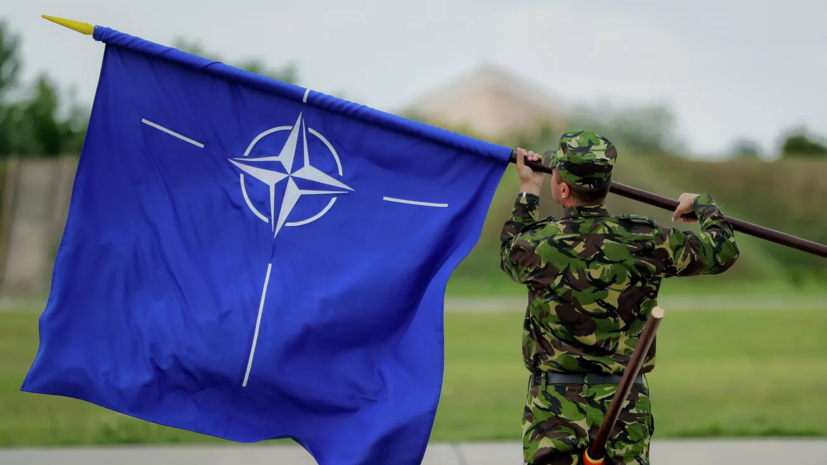 Столтенберг заявил о планах НАТО помочь Украине перевооружиться