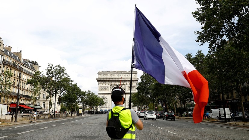 В Париже задержали более 100 человек во время беспорядков