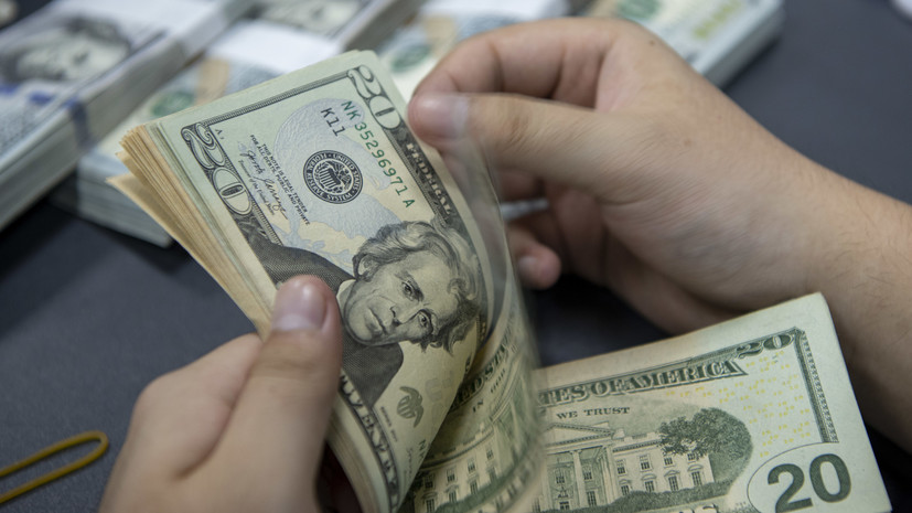 Аналитик Зварич спрогнозировал курс доллара в диапазоне 70—75 рублей к концу года