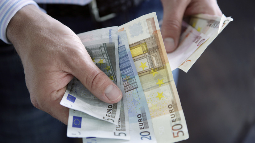 Курс евро на Мосбирже опустился ниже 60 рублей