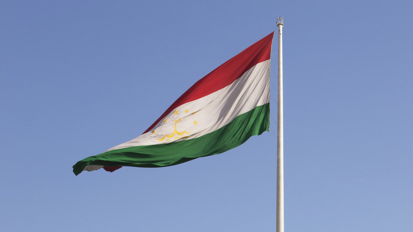 Главы приграничных регионов Киргизии и Таджикистана обсуждают ситуацию на границе