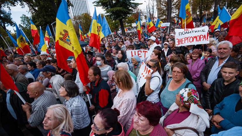 Выступающие против молдавской власти протестующие провели митинг в центре Кишинёва