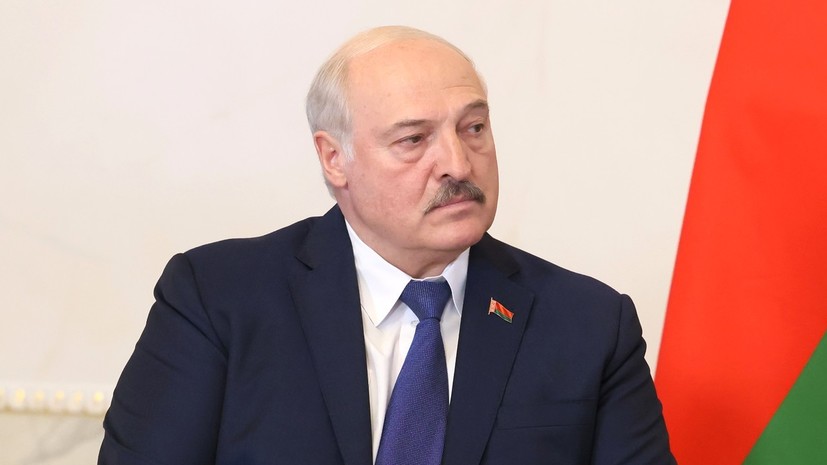 Лукашенко: никакого удара в спину российским военным через Белоруссию быть не должно