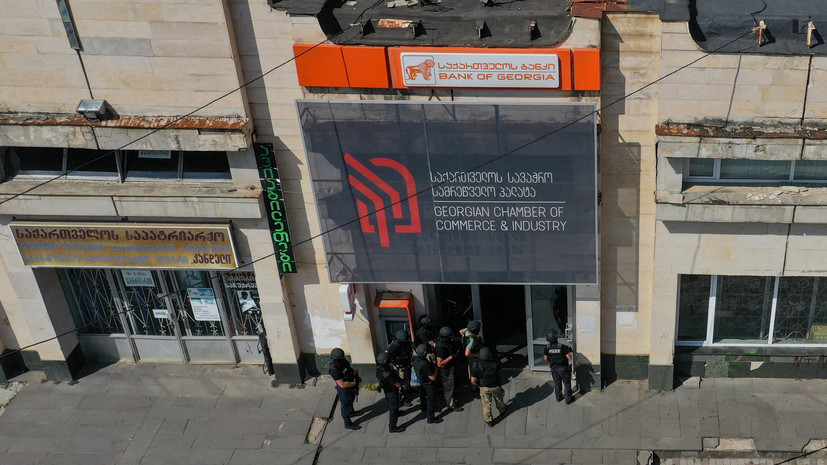 В МВД Грузии заявили об освобождении всех удерживавшихся в банке в Кутаиси заложников