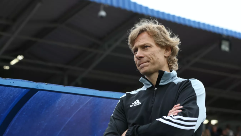 Карпин заявил, что в Киргизию полетят все футболисты сборной России