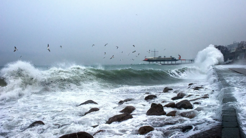 В Крыму объявили штормовое предупреждение из-за усиления ветра до 22 м/с в субботу