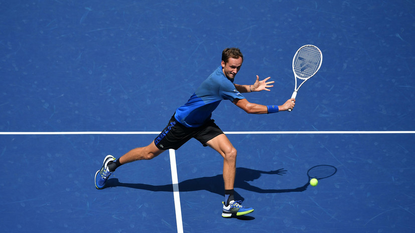 Теннисист Медведев опубликовал в соцсетях пост о Федерере