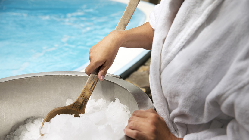 Врач Шахнович назвал закаливание актуальной со времён СССР практикой долголетия