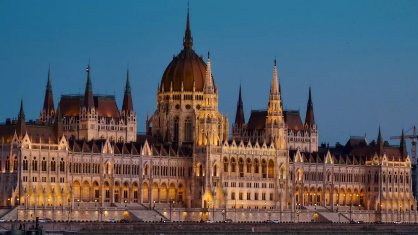 Парламент Венгрии принял поправки к закону против коррупции для доступа к средствам ЕС