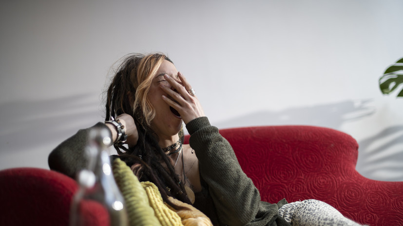 Сомнолог Колесниченко назвала дневную сонливость одним из возможных симптомов нарколепсии