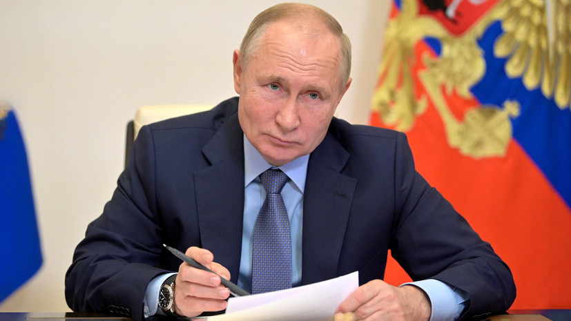 Путин подписал закон о кредитных каникулах для мобилизованных и участников СВО