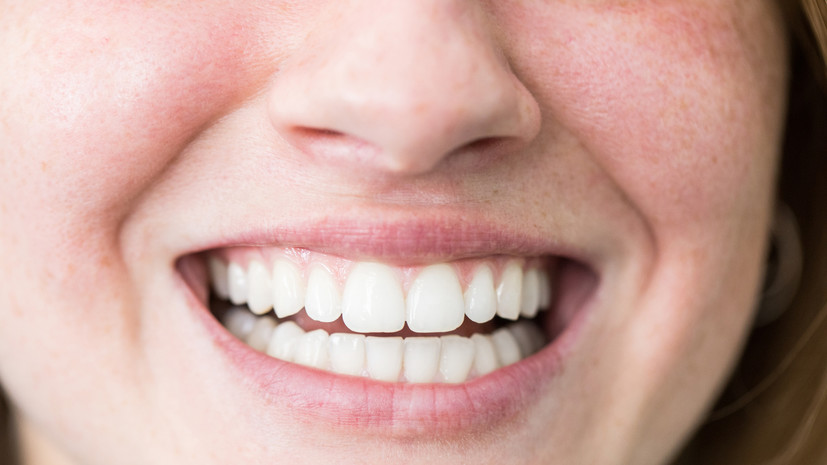 Стоматолог Минко назвал противопоказания при восстановлении утраченных зубов