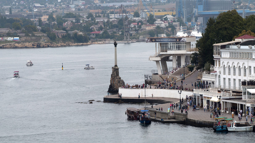 В Севастополе сняли ограничения на продажу продуктов и топлива
